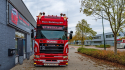 20251019-Tom-Holding-00271